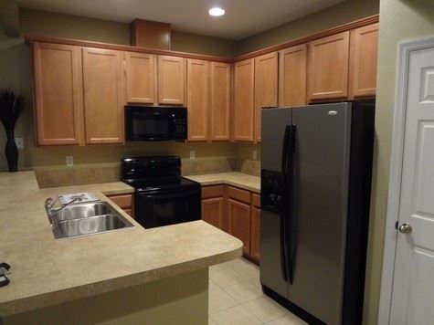 Building Photo - 5933 Pavilion Dr