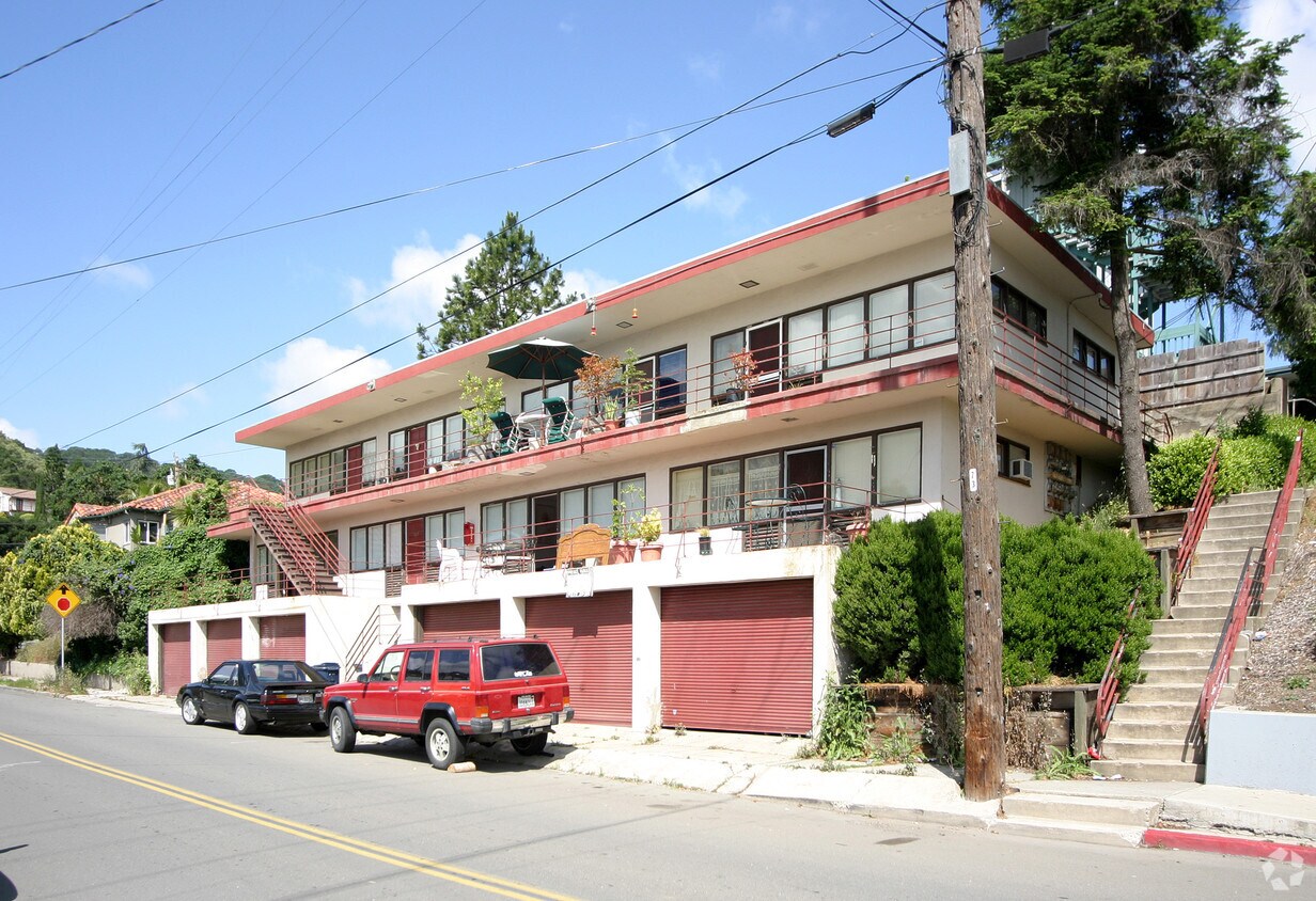 Foto del edificio - 221 Escobar St