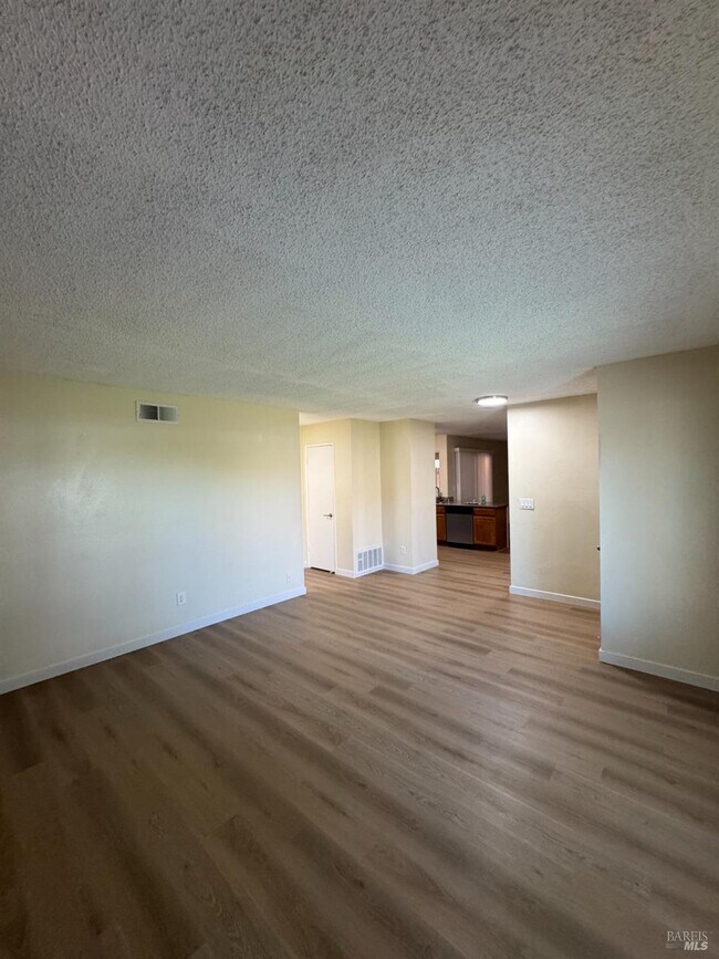 Foto del edificio - 120 Merrimac Ct