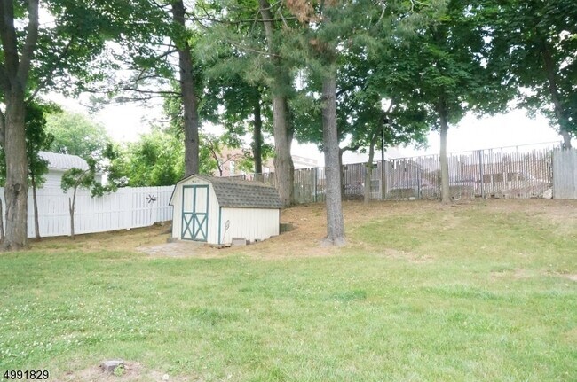 Building Photo - 5 Audobon Rd