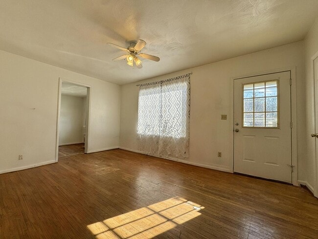 Building Photo - Spacious Four-Bedroom Home with Loft and Private Fenced Yard – Steps from Downtown Blacksburg