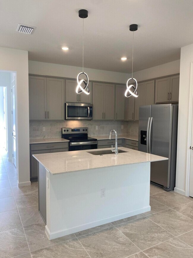 Building Photo - 2880 SE Federal Hwy