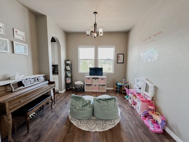 Foto del edificio - SPECTACULAR 5 BEDROOM, 4 BATH IN BANNING L...