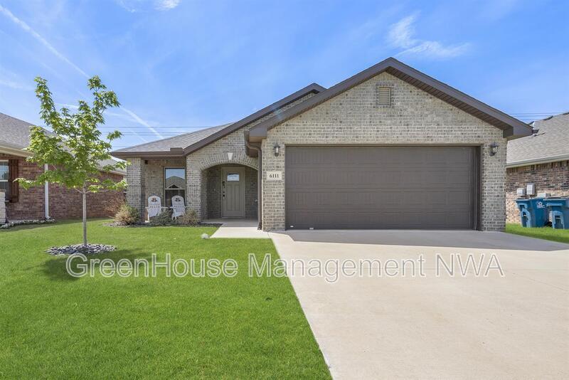 Photo - 6111 NW McClellen Street