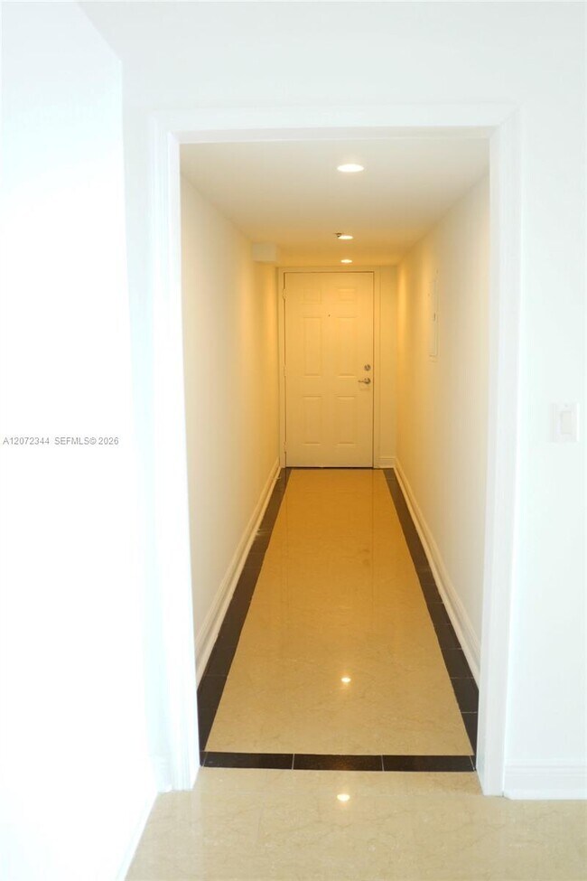 Foto del edificio - 6362 Collins Ave
