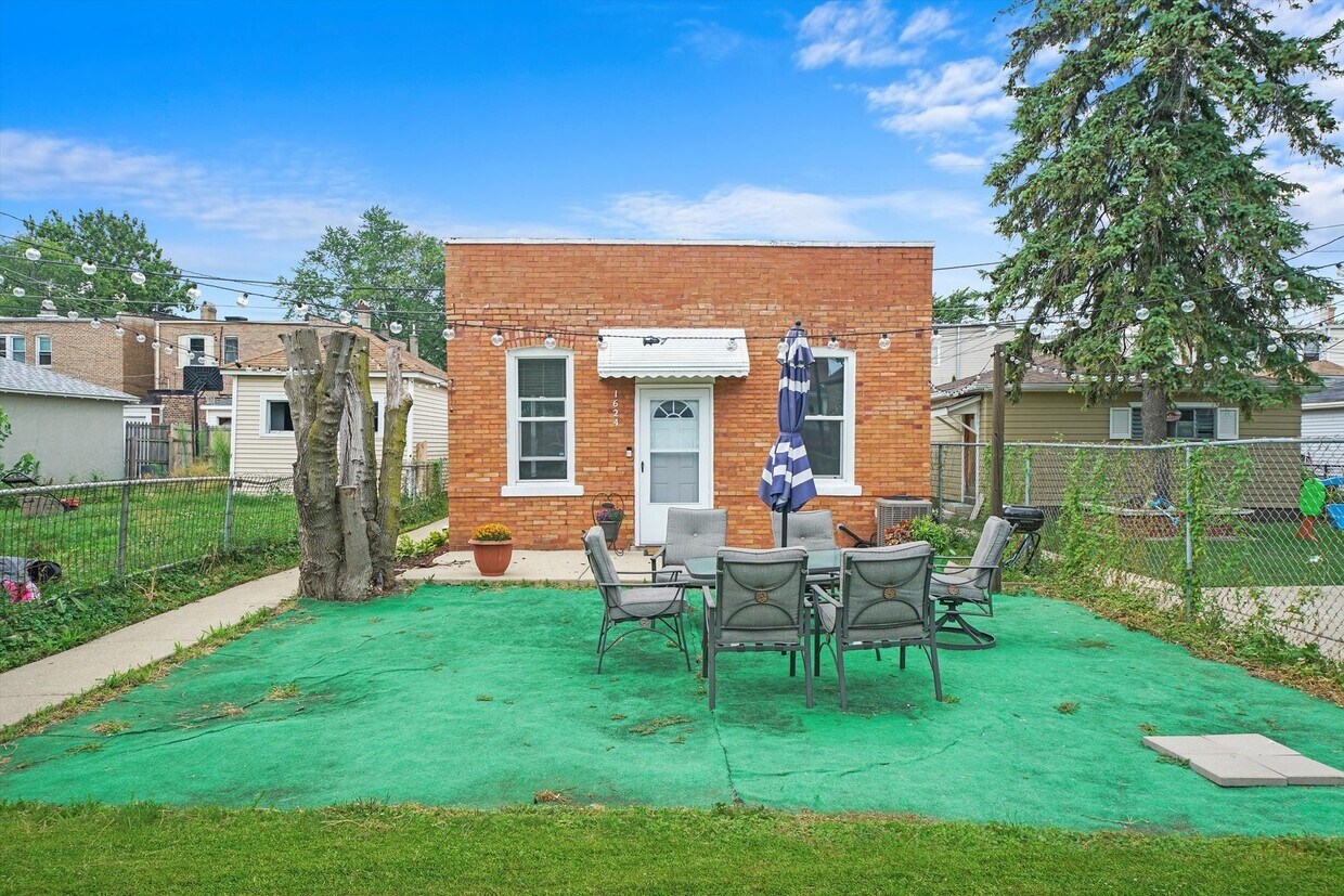 1624 S 59th Ct, Cicero, IL 60804 House Rental in Cicero, IL