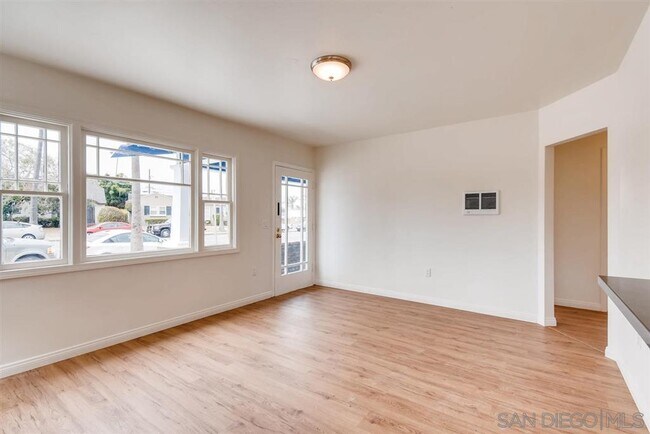Foto del edificio - 4764 W Point Loma Blvd