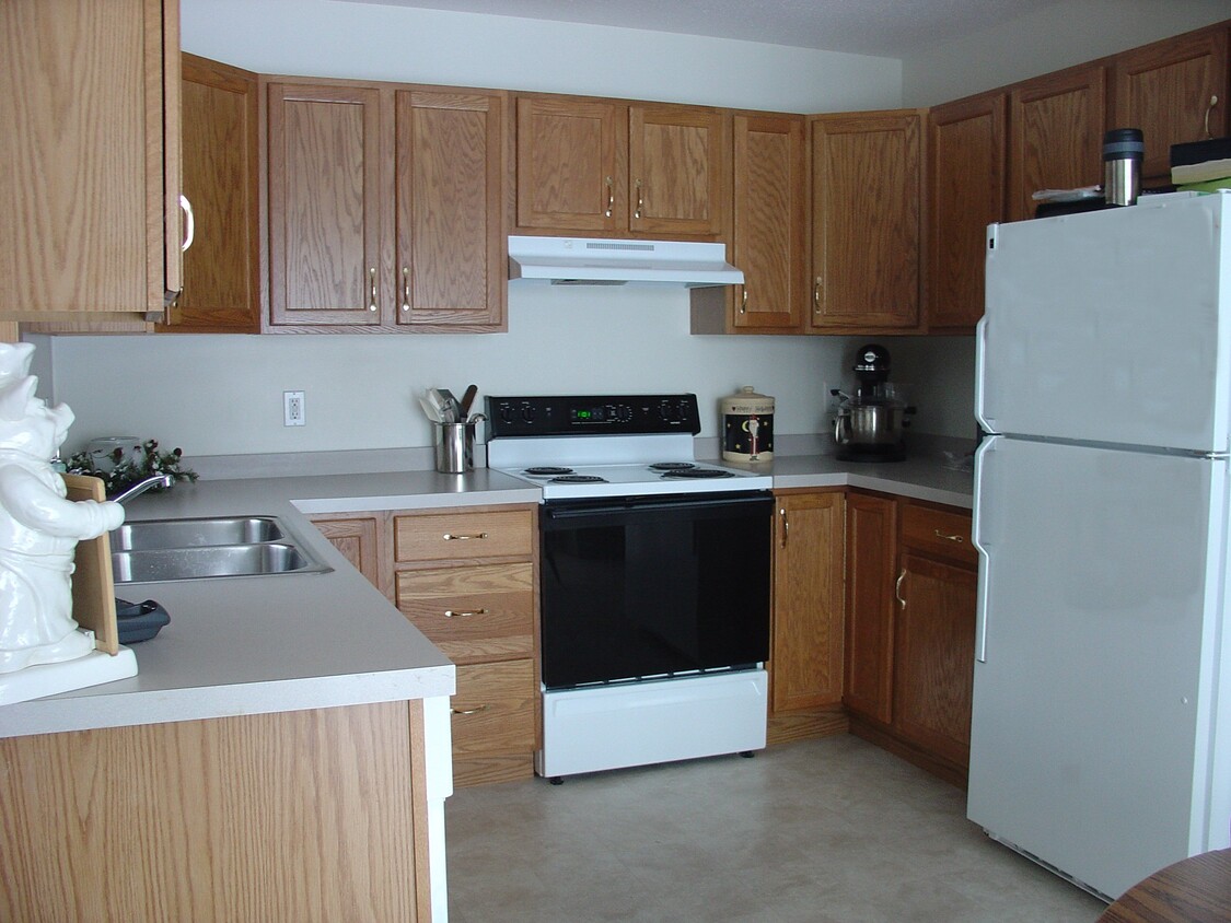 Kitchen - 1916 Haughton Ave