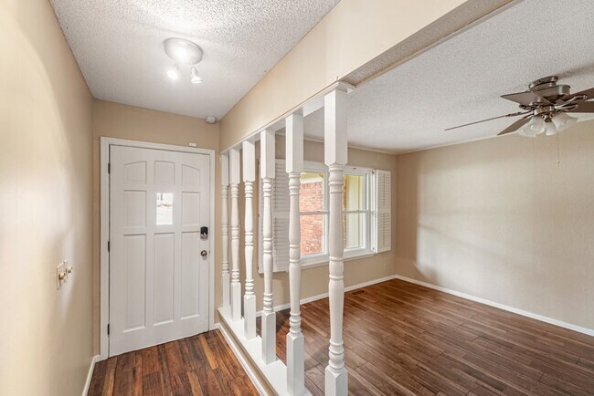 Foto del edificio - 8116 South Florence Pl E