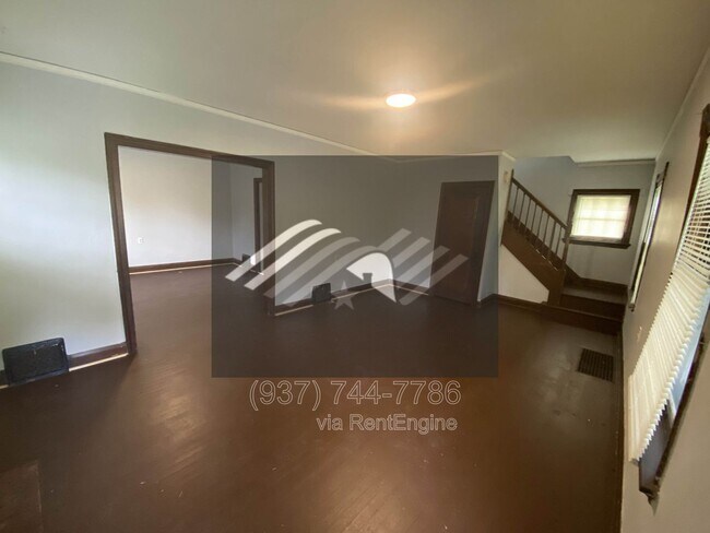 Building Photo - 500 W Parkwood Dr