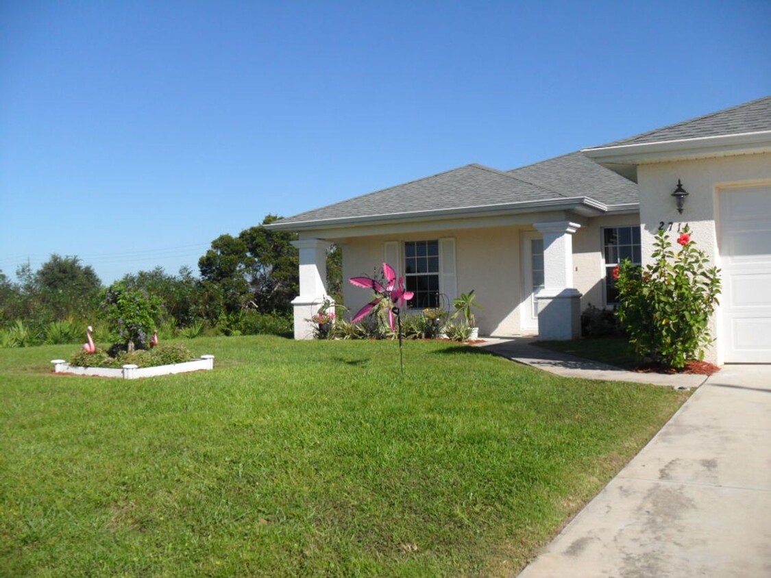 Foto principal - SINGLE FAMILY HOME 3/2+ 2 CAR GARAGE AVAIL...