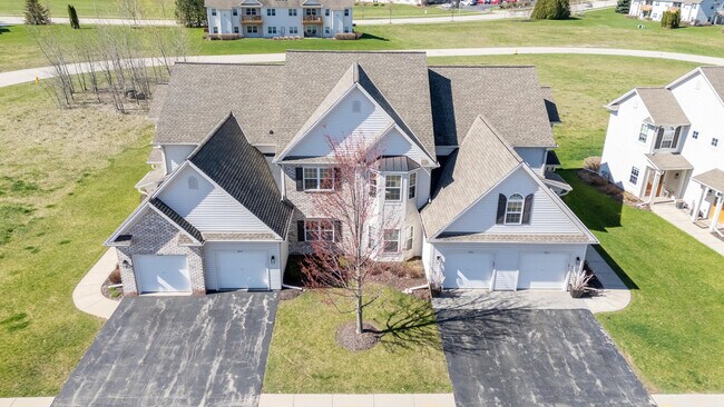 Building Photo - 1811 Woodland Way