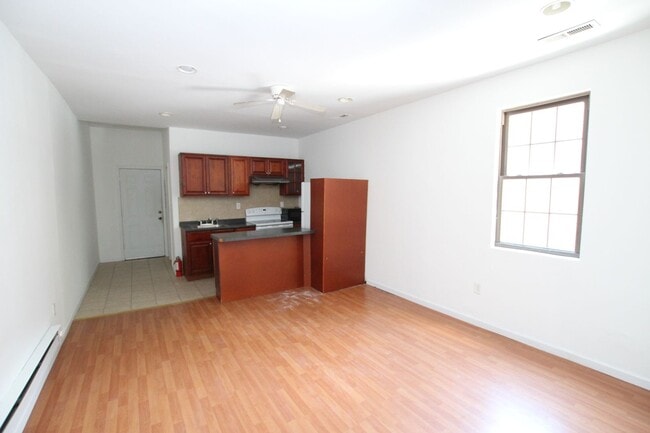 Photo - 625 South St Apartment