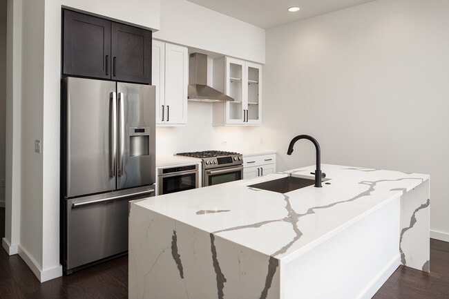 Building Photo - The Huntley Luxury Apartments