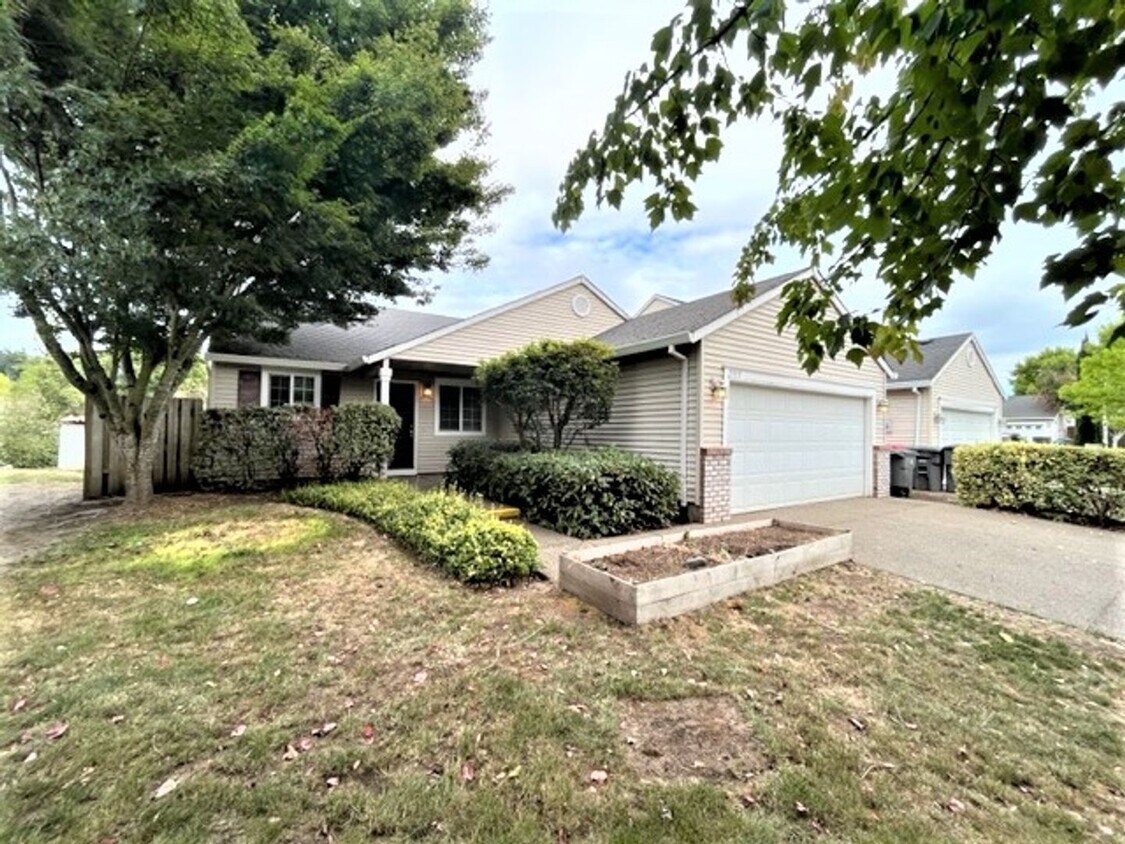 Foto principal - 4 Bedroom 2 Bath Home McMinnville OR
