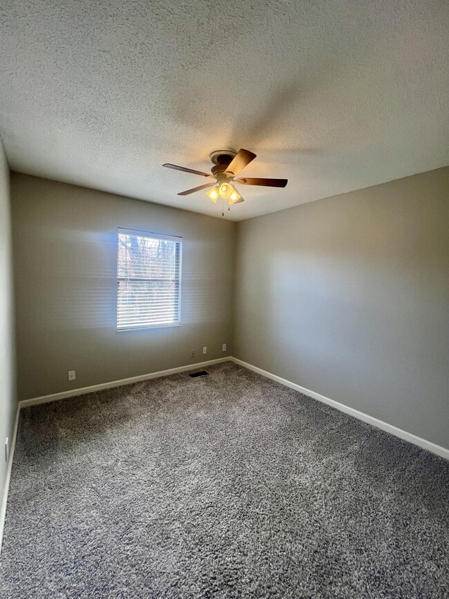 Building Photo - 1221 Crest Brook Dr