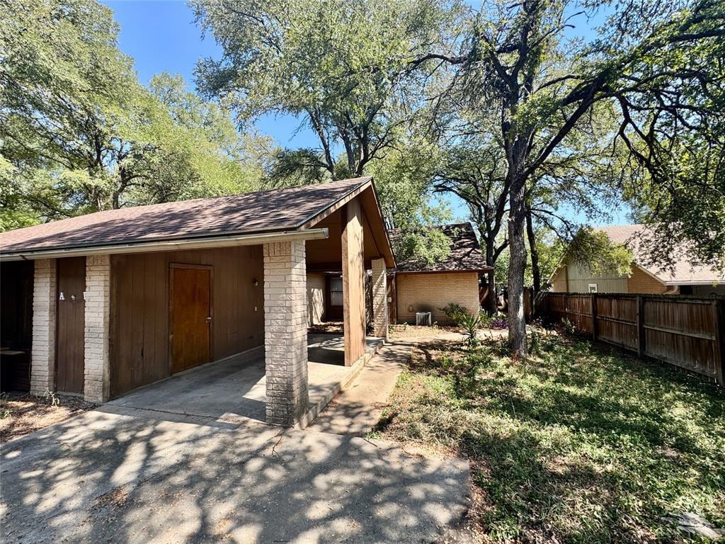 Primary Photo - 1004 Milford Way