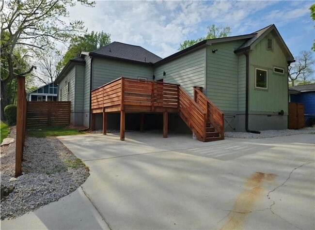 Foto del edificio - 198 Wellington St SW