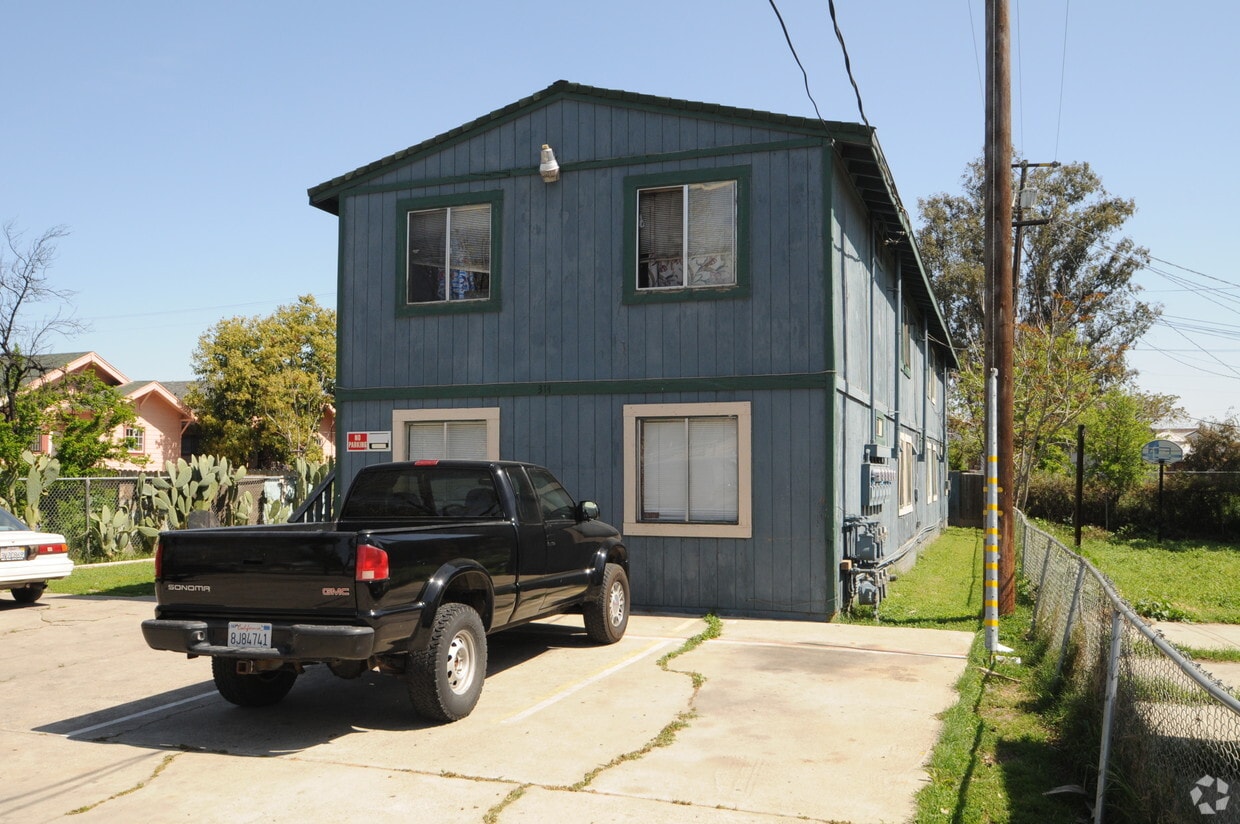Building Photo - 314 S Stanislaus St