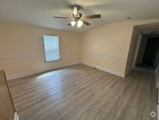 Building Photo - 3313 Maple St