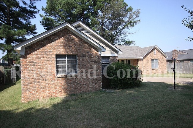 Photo - Welcome to 3235 Fox Chase Drive! House