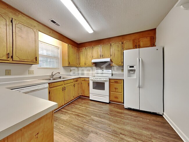 Foto del edificio - 6696 Bent Creek Drive