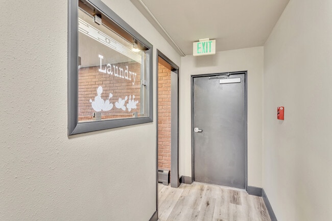 Lavandería en los pisos 2-4 - 1405ra