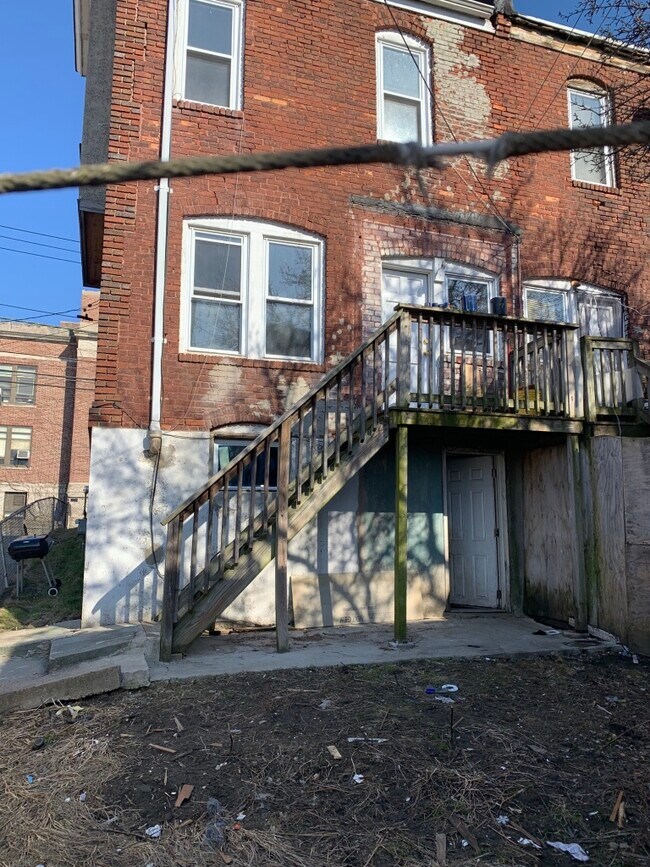 Foto del edificio - 1751 Central Ave