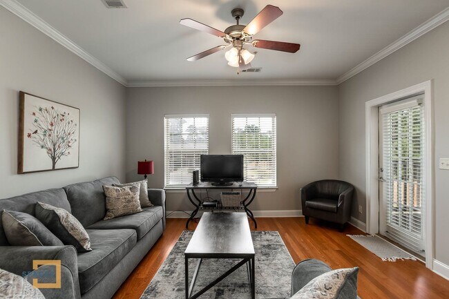 Foto del edificio - 3218 Veterans Memorial Pkwy