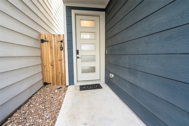 Foto del edificio - 2056 Johanna Dr