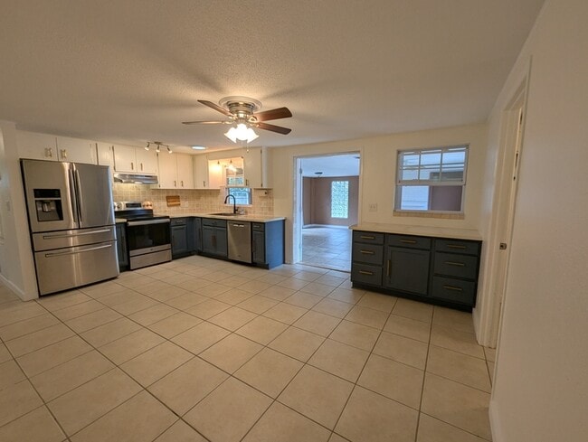 Building Photo - 9705 W Pimpernel Ln