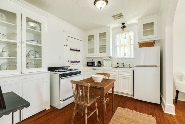 Building Photo - 1512 38th St