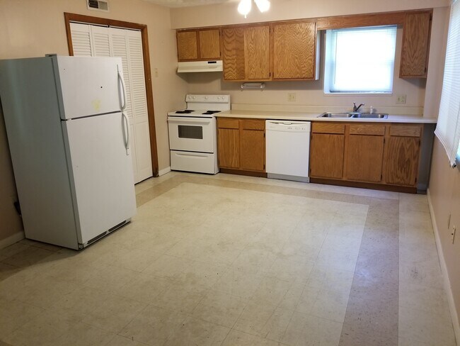 Building Photo - 353 Gilmore Street