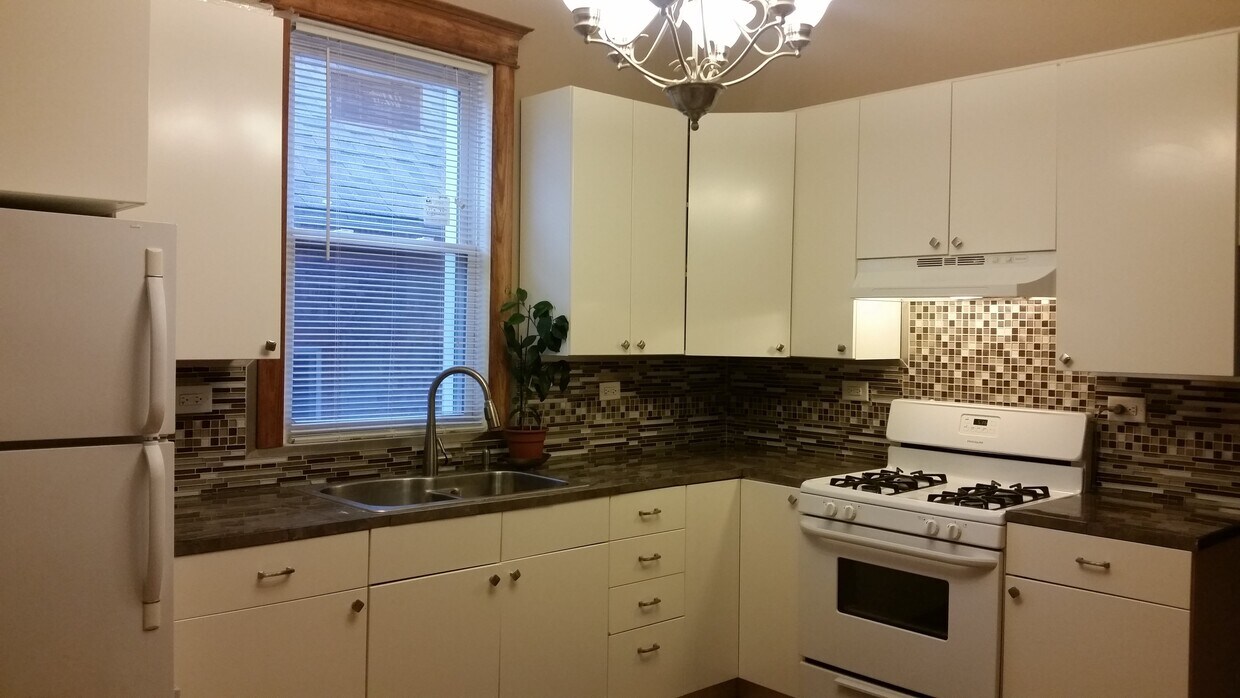 Kitchen - 2626 W 23rd St