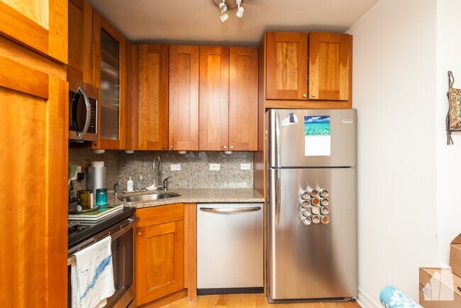 Foto del edificio - 2930 N Sheridan Rd