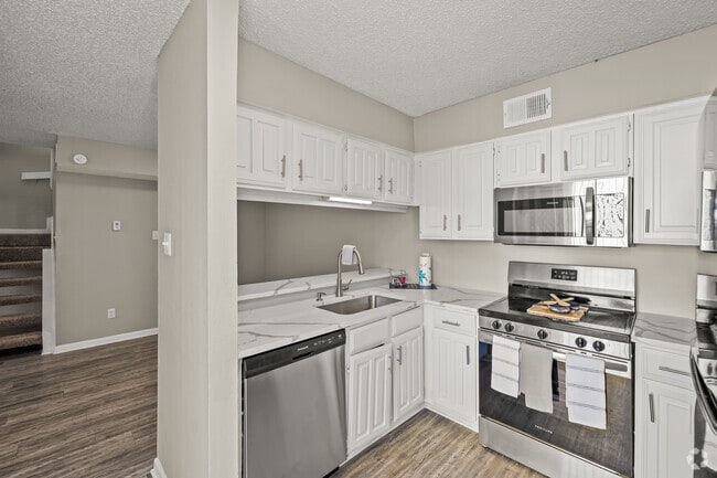 Interior Photo - Fielder Crossing