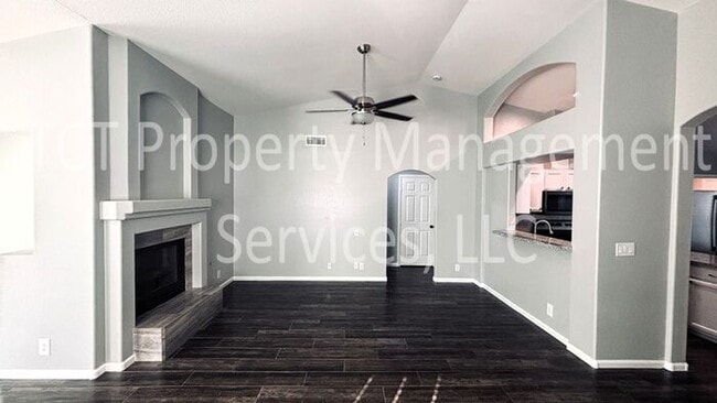 Foto del edificio - Tastefully Updated Home in Great Chandler Location