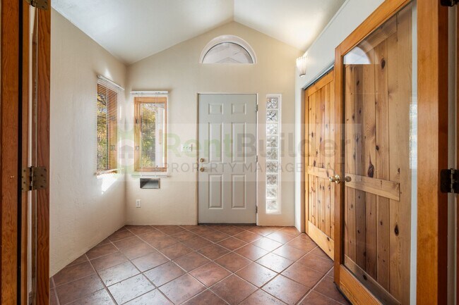 Foto del edificio - CALL US TODAY AT (505) 892-4400 TO SCHEDUL...