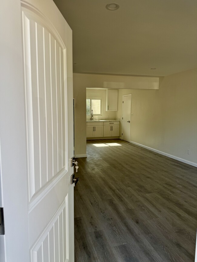 Building Photo - 9101 Creekford Dr