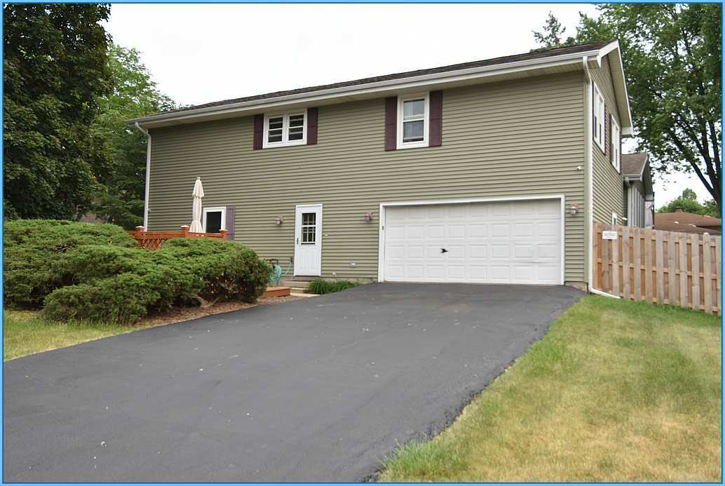 641 Sylvan Ct, Batavia, IL 60510 Townhome Rentals in Batavia IL