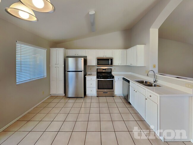 Building Photo - 3644 W Melinda Ln