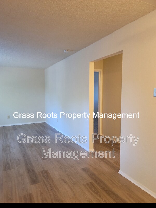Building Photo - 1267 Live Oak Ln