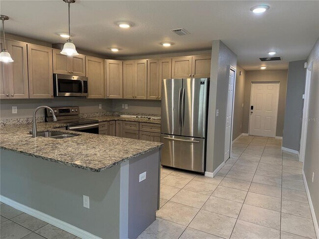 Foto del edificio - 17107 Thompson Ave