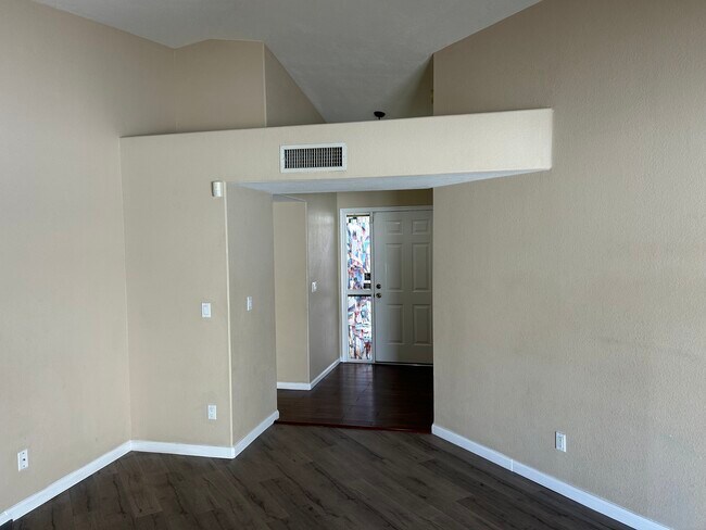 Foto del edificio - 15822 N 5th Ave