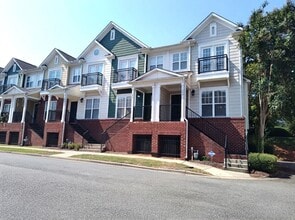 Building Photo - 500 Village Park Dr