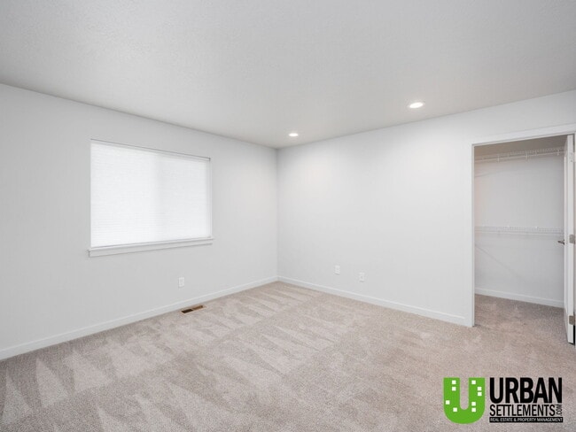 Foto del edificio - 224 S Woodlawn Rd