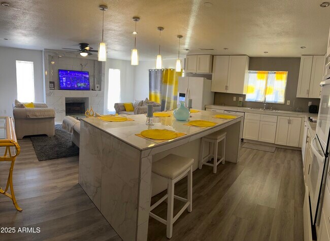 Foto del edificio - 8609 S 16th St