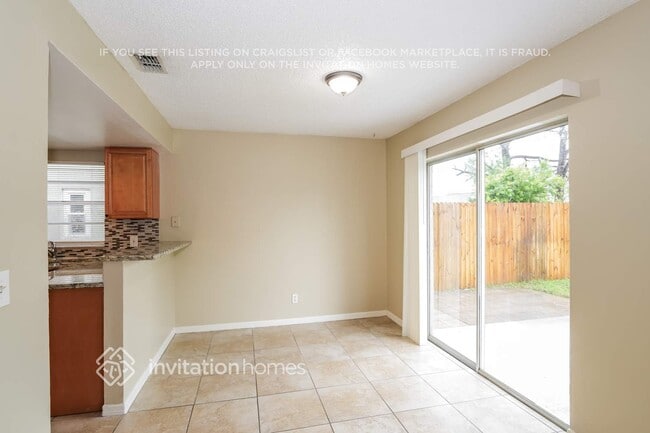 Foto del edificio - 1618 Crossridge Dr
