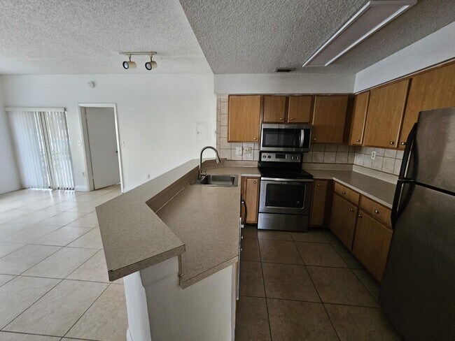 Foto del edificio - 2550 SW 18th Terrace