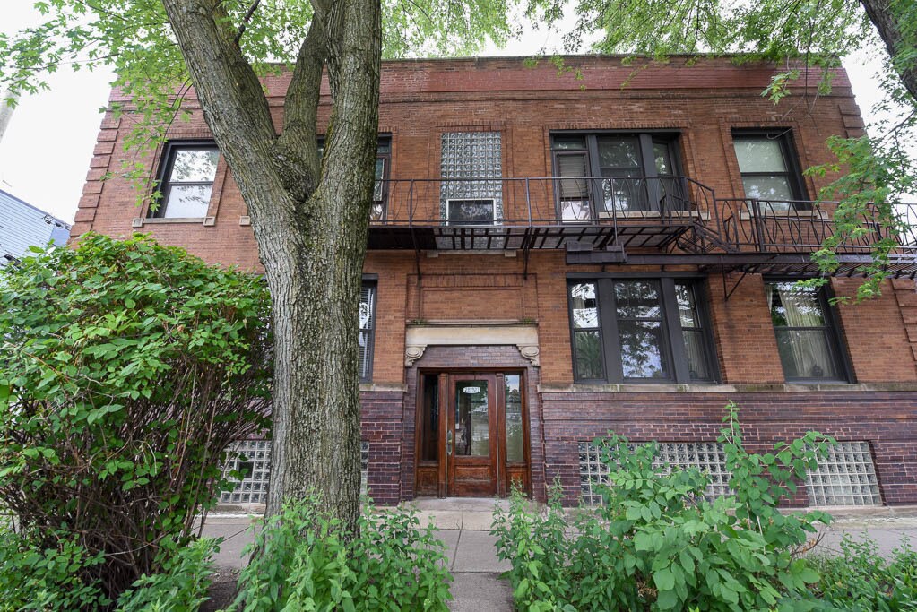 2821 W Shakespeare Ave Unit 2F, Chicago, IL 60647 Room for Rent in